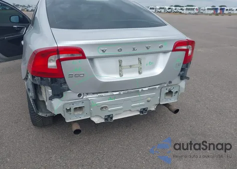 2012 Volvo S60 T5 z USA, uszkodzony, nr VIN YV1622FS0C2039568